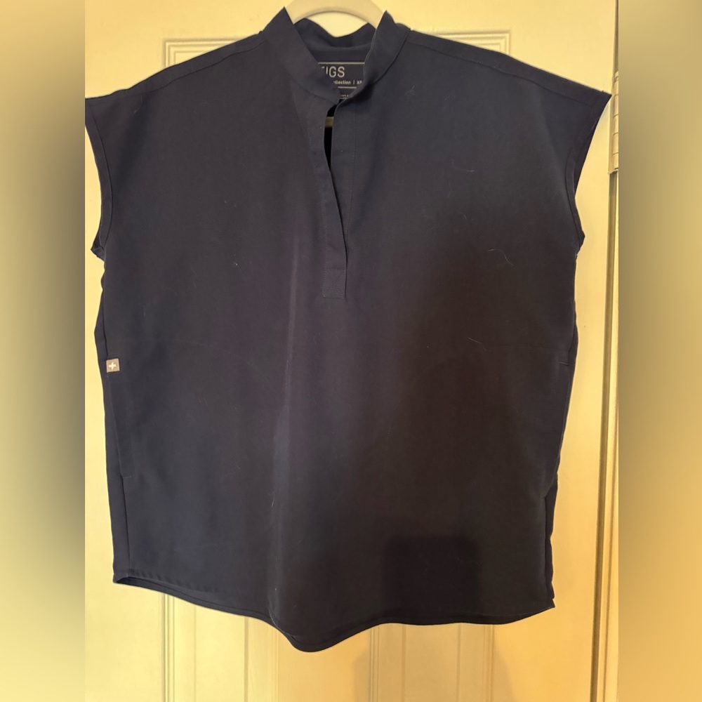 Figs navy blue Rafaela scrub top. Size XS.